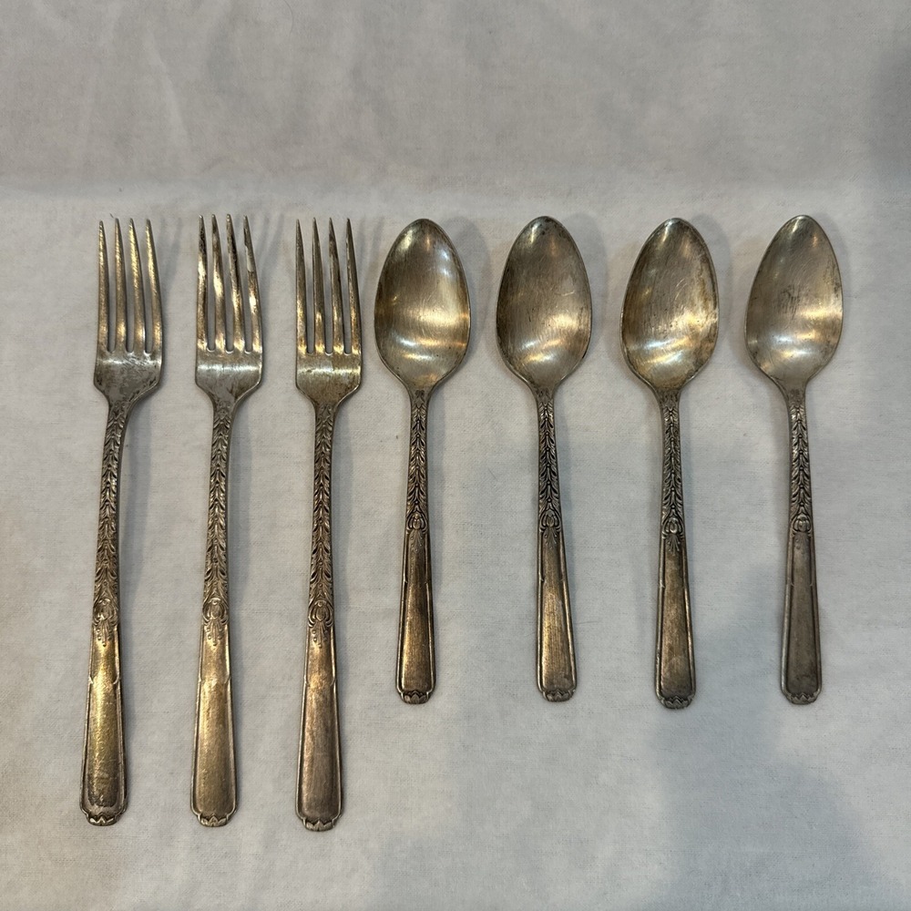7 Dinner Forks Spoons Flatware Wm A Rogers Oneida Janet 1936 vintage silverplate